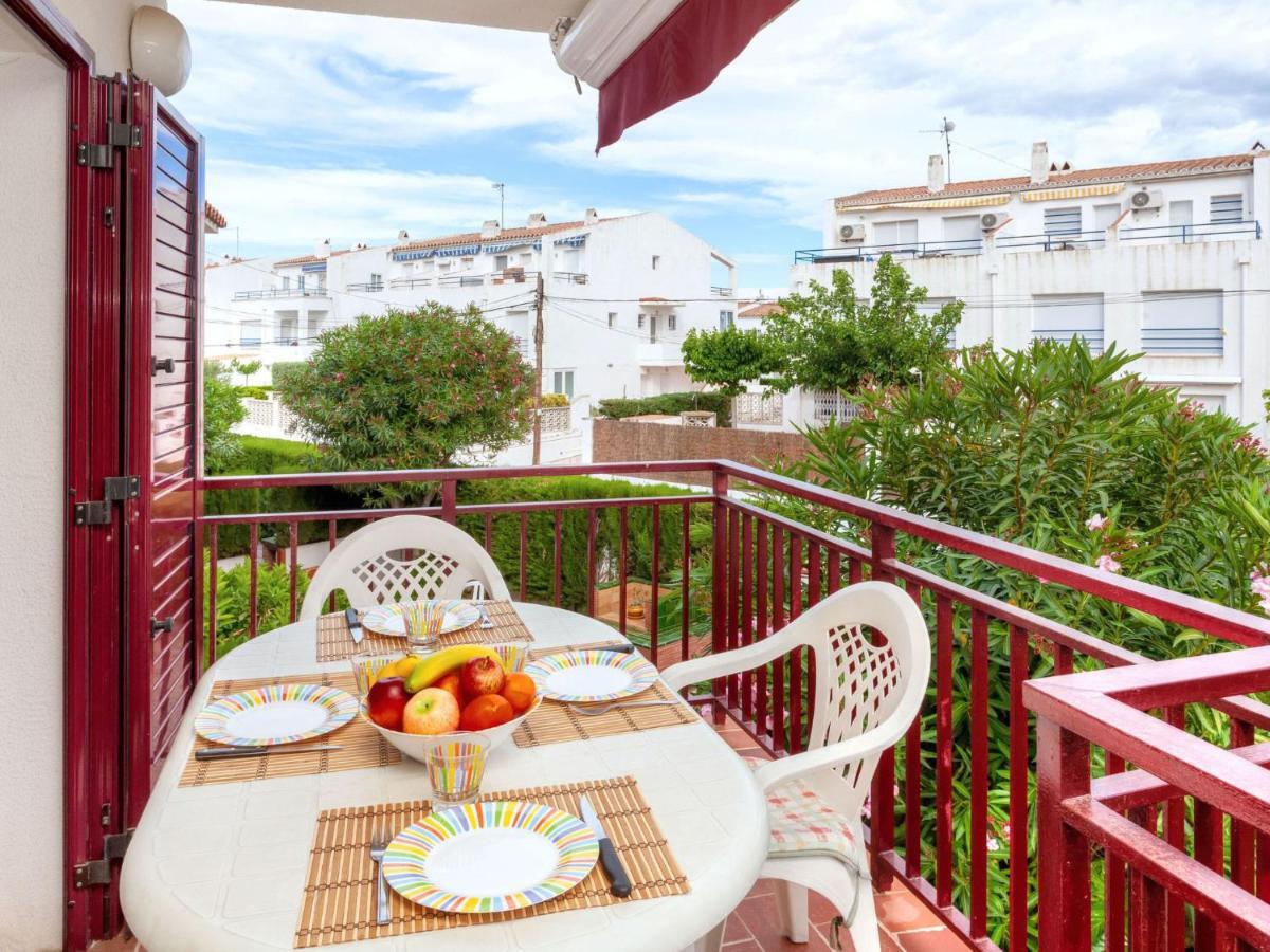 Apartment Aloha By Interhome Llanca Bagian luar foto